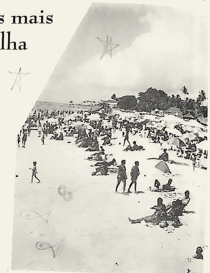 Praia movimentada durante o antigo veraneio em Vera Cruz, imagem publicada na revista Vera Cruz - 37 anos