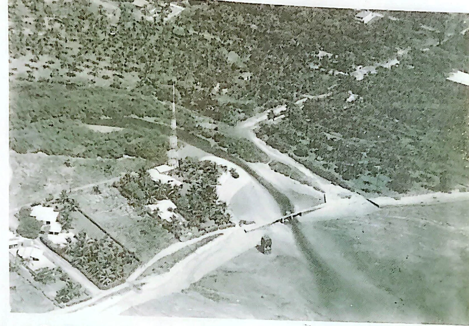Fotografia aérea histórica da região da Ponte dos Burgos e do Rio da Penha